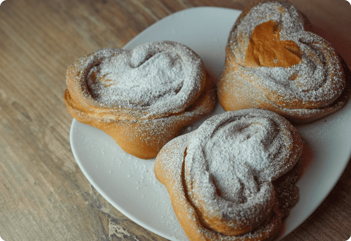 Булочка з корицею